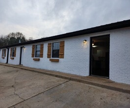 239 Hartfield Rd in Hattiesburg, MS - Foto de edificio - Building Photo