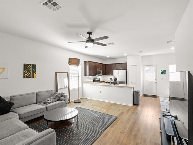 2729 Louris Ln in Pflugerville, TX - Building Photo - Building Photo