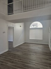7225 Walnut Ridge Cir in Las Vegas, NV - Foto de edificio - Building Photo