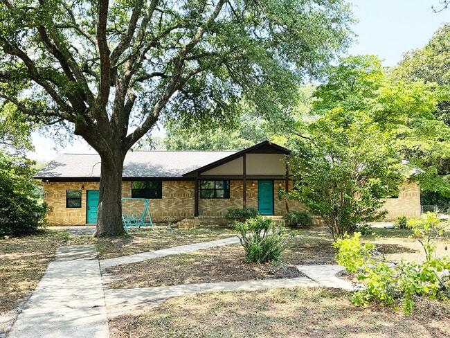 property at 118 Green Meadows Dr