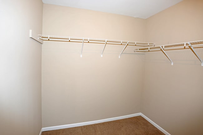 Edgebrook Estates in Cheektowaga, NY - Foto de edificio - Interior Photo