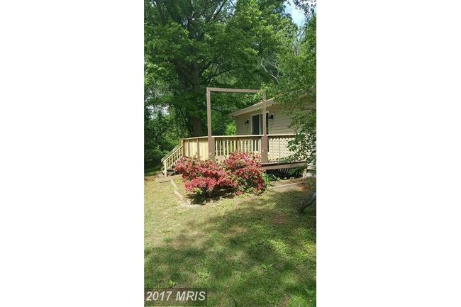 4005 Saint Leonard Rd in Saint Leonard, MD - Foto de edificio - Building Photo