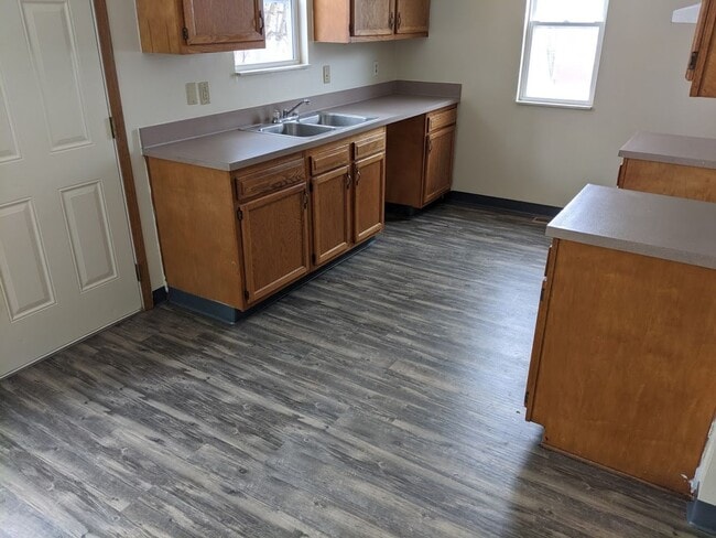 247 Reed Ave in Campbell, OH - Building Photo - Building Photo