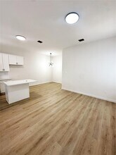 407 Clearwater St in Houston, TX - Foto de edificio - Building Photo