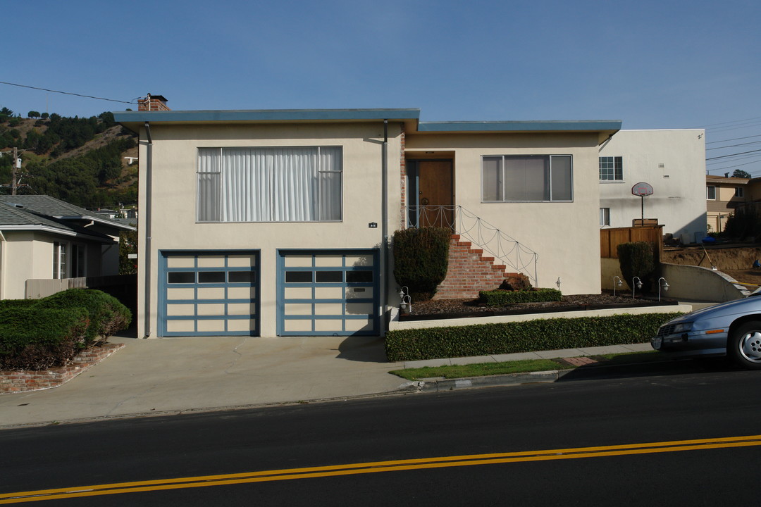 572 Miller Ave in South San Francisco, CA - Foto de edificio