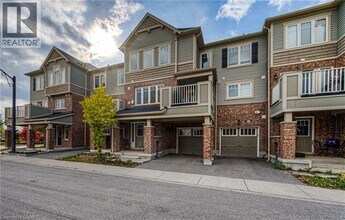 225 Netherby Ln in Kitchener, ON - Building Photo - Building Photo