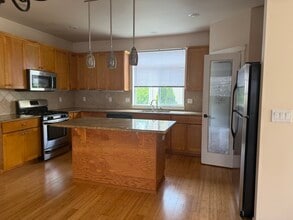 11118 Paine Field Way in Everett, WA - Building Photo - Building Photo