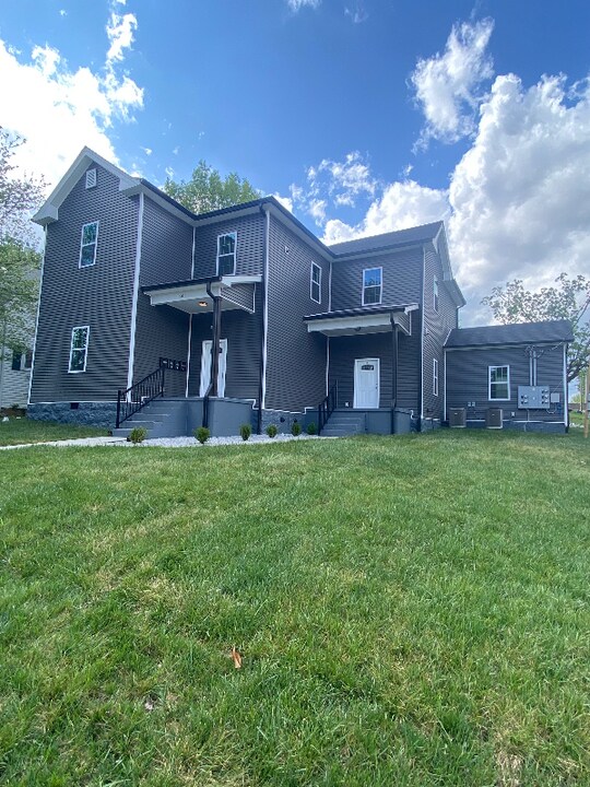 1301 Indianola St, Unit B in Bowling Green, KY - Building Photo