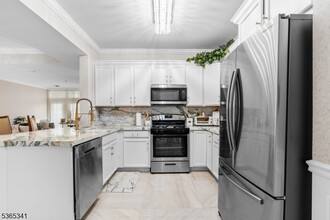 9203 Ravenscroft Rd in Clifton, NJ - Building Photo - Building Photo