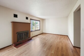 2518 Stearns Way in St. Cloud, MN - Building Photo - Building Photo