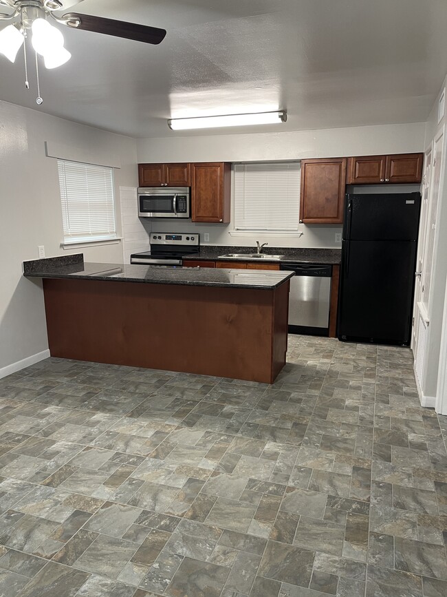 2525 Annunciation St, Unit Apt 6