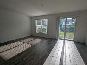 4351 Pond Lily Ln in Greenacres, FL - Foto de edificio - Building Photo