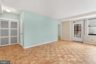 4740 Connecticut Ave NW in Washington, DC - Building Photo - Building Photo