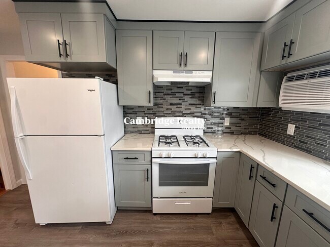 253 Elm St, Unit 3T in Cambridge, MA - Building Photo - Building Photo