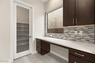 74 Pristine Glen St in Las Vegas, NV - Foto de edificio - Building Photo