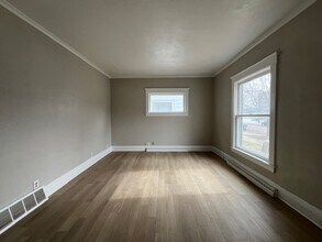 911 E Washington St in South Bend, IN - Building Photo - Building Photo