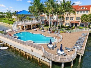 105 Harbors Way in Boynton Beach, FL - Building Photo - Building Photo