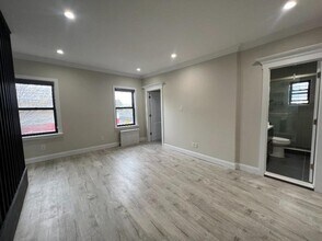 45-50-50 50th St in Queens, NY - Building Photo - Building Photo