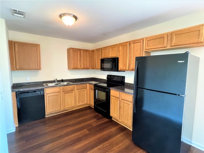 37 Miller Park Cir in Port Wentworth, GA - Building Photo - Building Photo