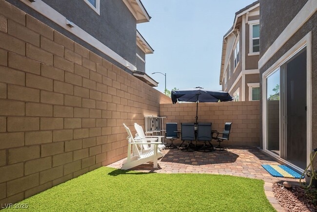property at 742 Monroe Hl Pl