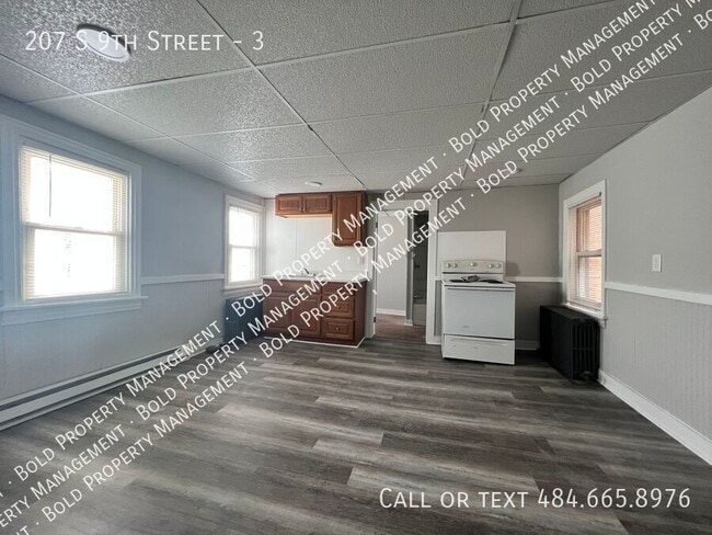 property at 207 S 9th St