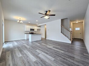 121 Magnolia Dr in Middletown, PA - Foto de edificio - Building Photo