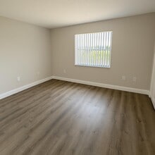 2708 Vandiver Dr in West Palm Beach, FL - Building Photo - Building Photo