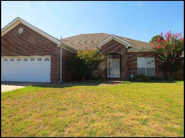 property at 5 Robyn Ln