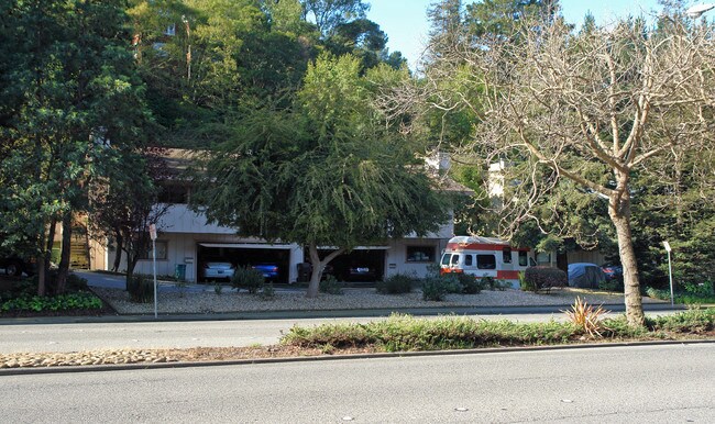 2-6 Kipling Dr in Mill Valley, CA - Foto de edificio - Building Photo