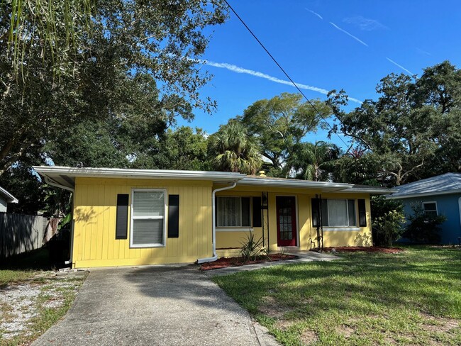 1727 Douglas Ave in Dunedin, FL - Building Photo - Building Photo