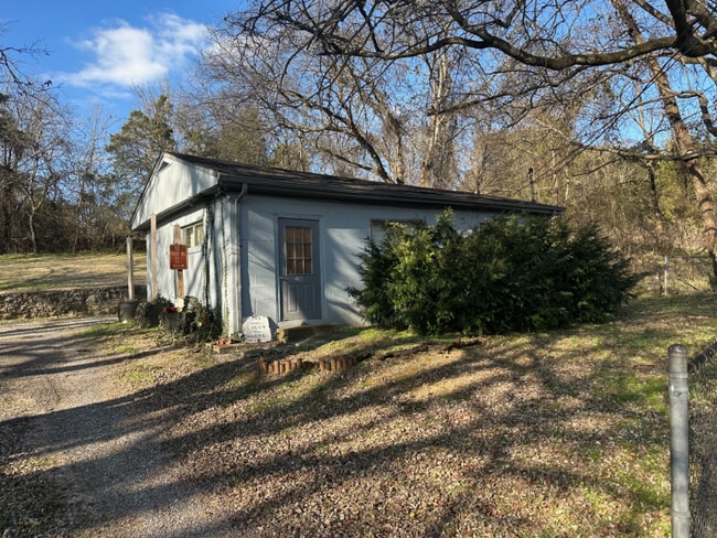 property at 318 Valley View Dr