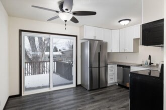 419 Campfire Dr, Unit 421 in West Salem, WI - Building Photo - Building Photo