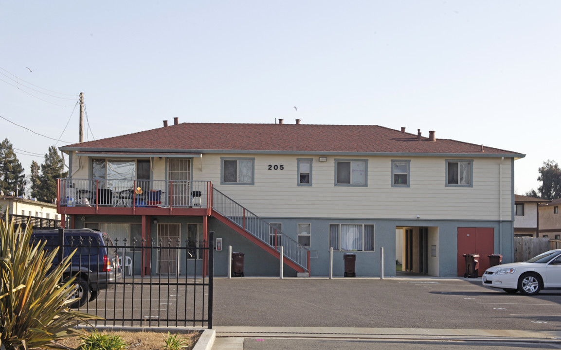 205 Smalley Ave in Hayward, CA - Foto de edificio