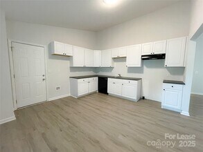 7135 Ludwig Dr in Charlotte, NC - Building Photo - Building Photo