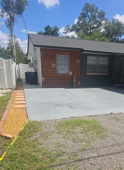 property at 1513 W Rio Vista Ave