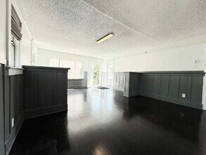 1661 W 36th Pl in Los Angeles, CA - Building Photo - Building Photo