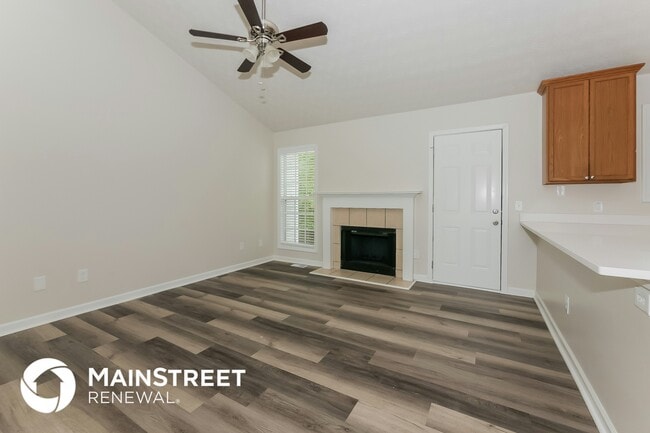 135 Tara Way in Covington, GA - Foto de edificio - Building Photo