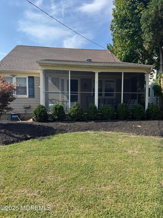 419 Union Ln in Brielle, NJ - Building Photo