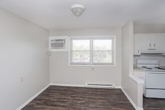 Trenton House Apartments in Indianapolis, IN - Building Photo - Interior Photo