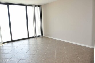 601 1st St S in Jacksonville Beach, FL - Foto de edificio - Building Photo