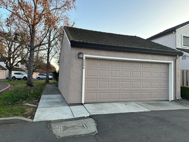 2506 Roblar Ln in Santa Clara, CA - Building Photo - Building Photo