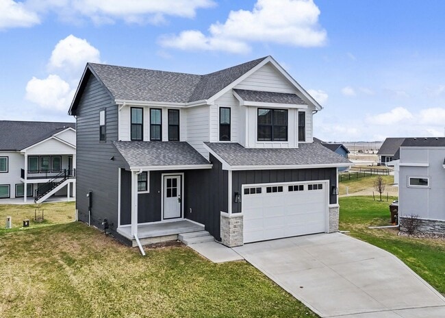 property at 1401 NE Savana Dr