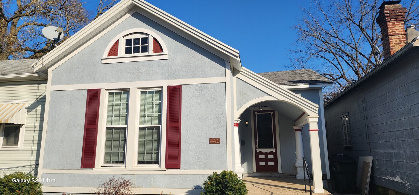 446 Brightwood Ave in Dayton, OH - Foto de edificio