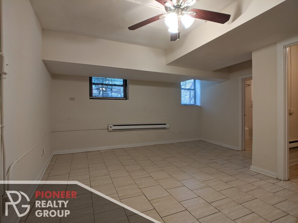 2862 N Clark St, Unit GDN in Chicago, IL - Building Photo