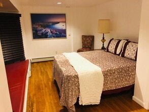 72 W 16th St, Unit Side in Deer Park, NY - Building Photo - Building Photo