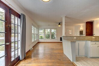 1045 Riverview Dr in Hanahan, SC - Building Photo - Building Photo