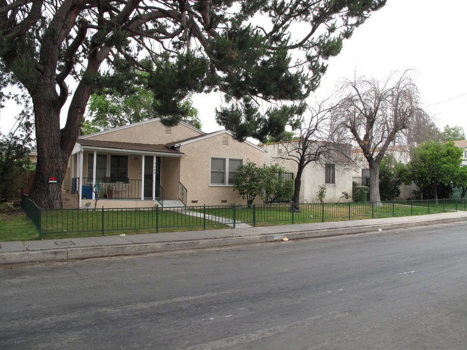 5749-5753 1/2 Fair Ave. in North Hollywood, CA - Building Photo