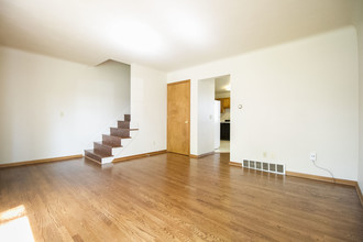 2731 Glendale Ave in Toledo, OH - Building Photo - Building Photo