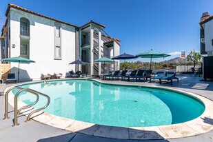 Chateau Spring Hill Apartments in La Mesa, CA - Building Photo