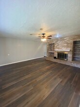 8022 Bunker Wood Ln in Houston, TX - Building Photo - Building Photo